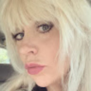 Meet your Posher, Suzanna